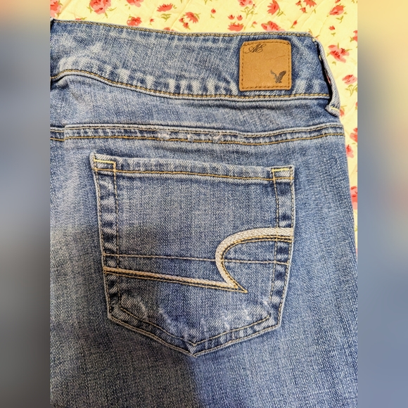 💥5 for 25 💥 American Eagle Artist distressed crop jeans 👖size 12 - Picture 3 of 16